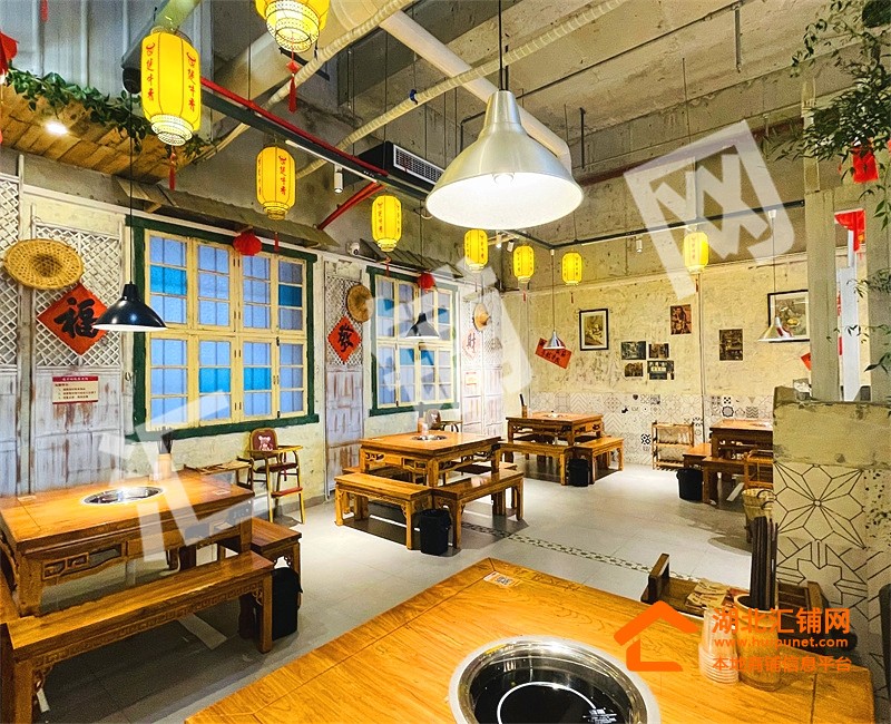 张湾区凯旋大道临街500㎡精装修餐饮店对外转