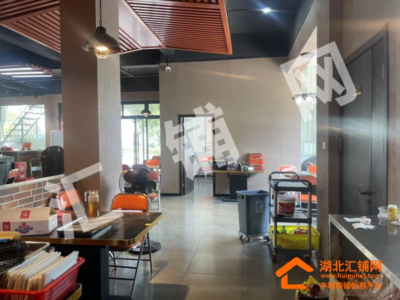 茅箭区源圆公园临街210㎡精装餐饮店转让！