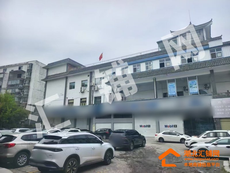 房县唐城广场临街800㎡精装门面出租！