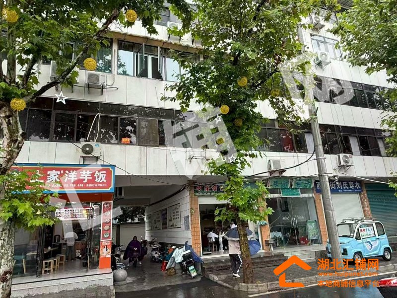 竹溪縣人民公園臨街155㎡空鋪出租