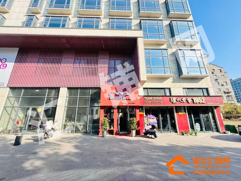 六里坪臨街50㎡精裝奶茶店轉(zhuǎn)讓！