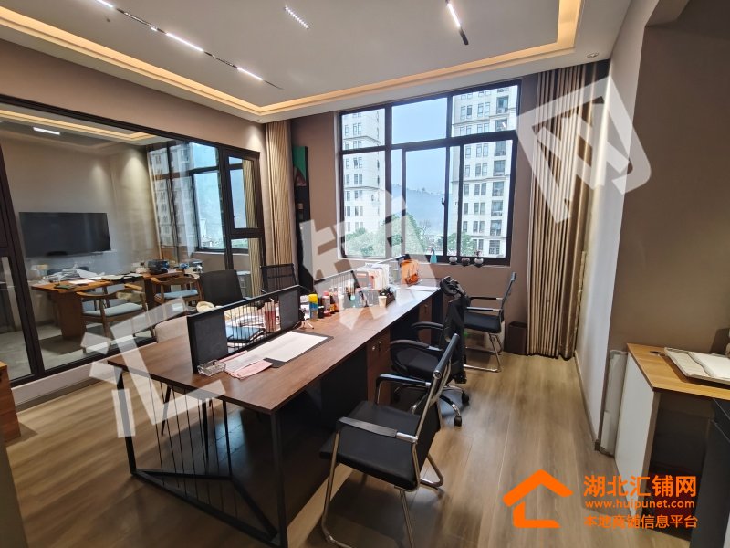 卢浮宫精装120㎡办公室转让