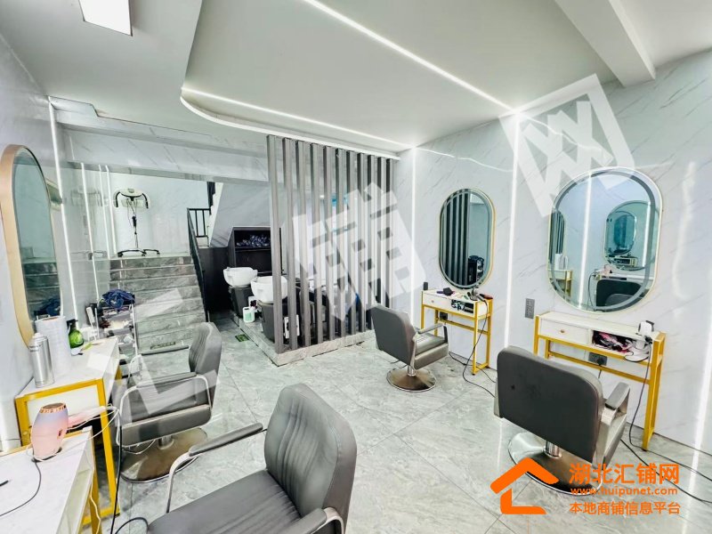 上海路临街95㎡精装修门面转让