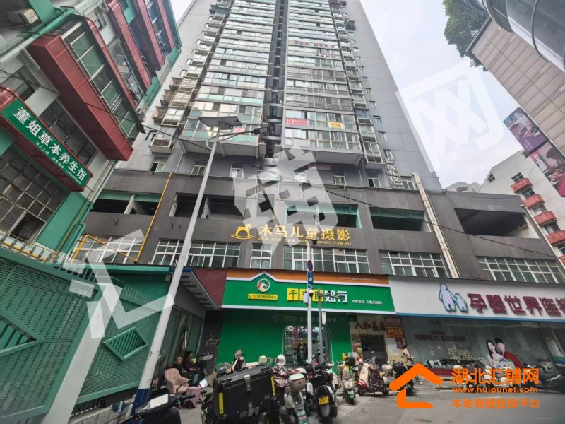 五堰人和晶座楼上138㎡门面出租