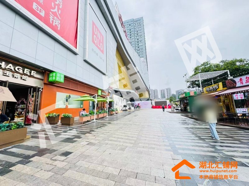 万达广场临街17㎡精装小吃店转让